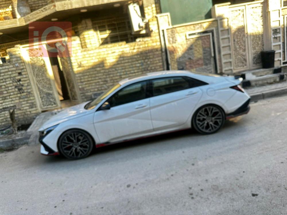 هیۆندای ئەلەنترا